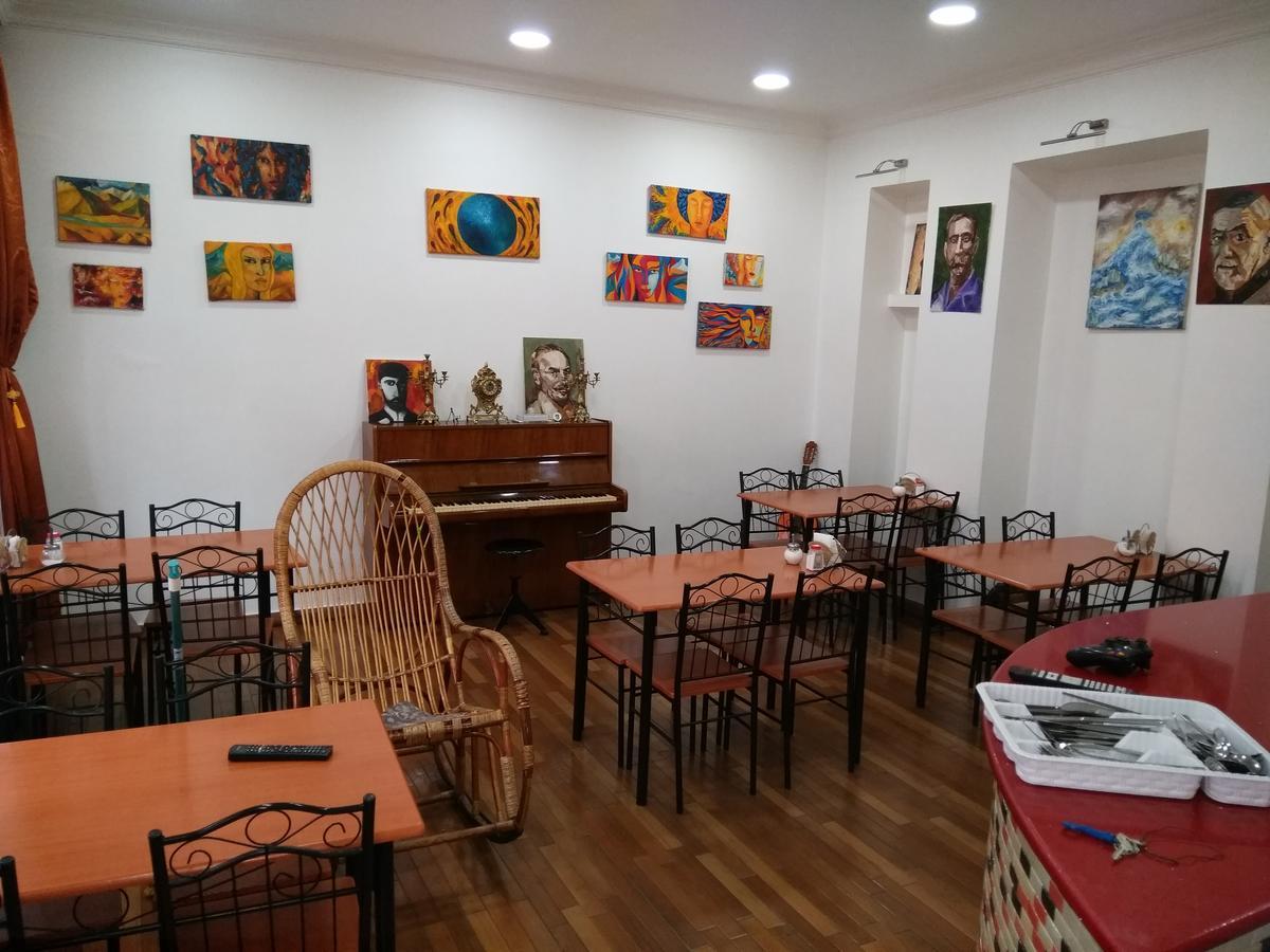 Dzveli Batumi Hotel Ngoại thất bức ảnh