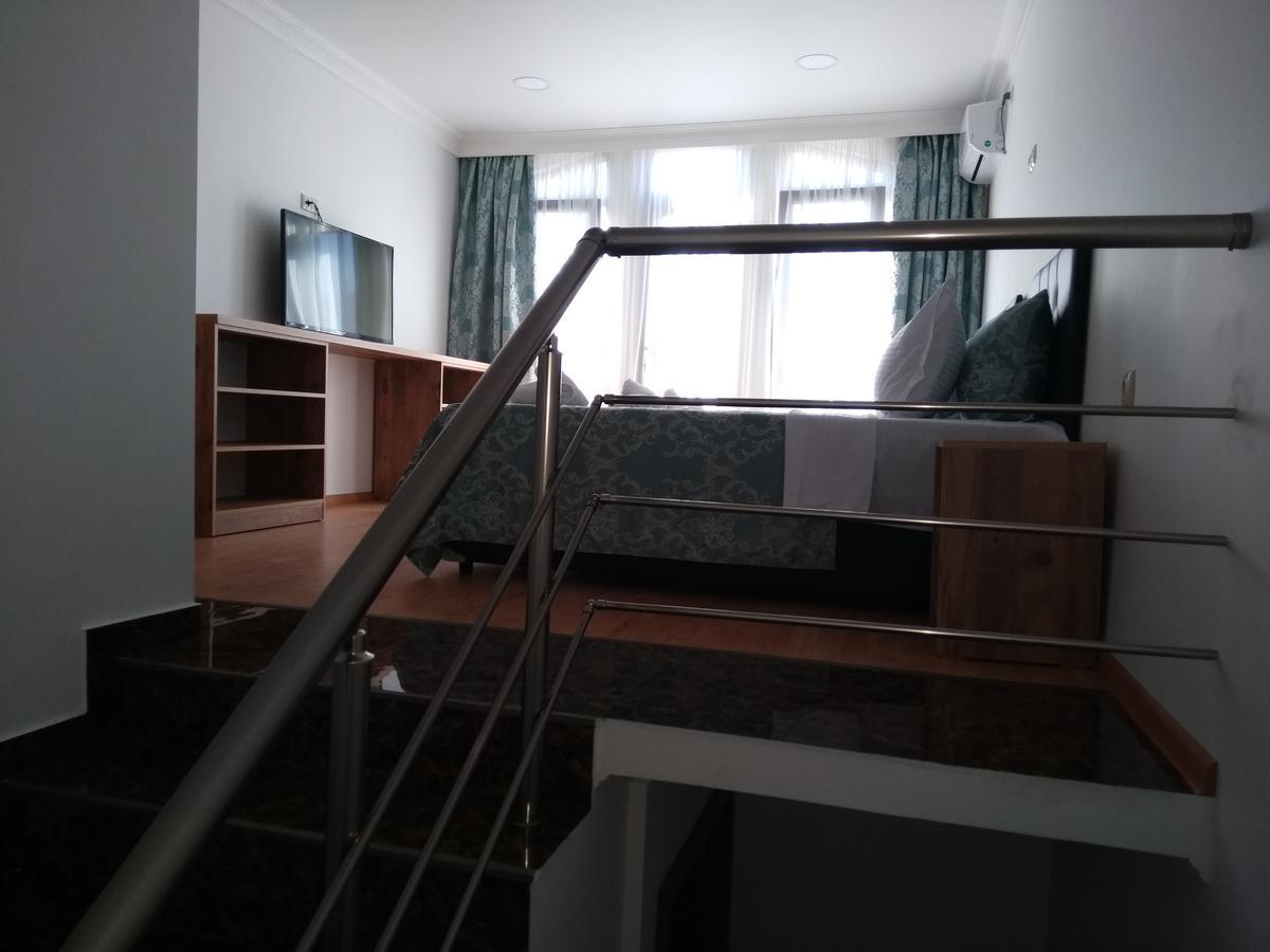 Dzveli Batumi Hotel Ngoại thất bức ảnh